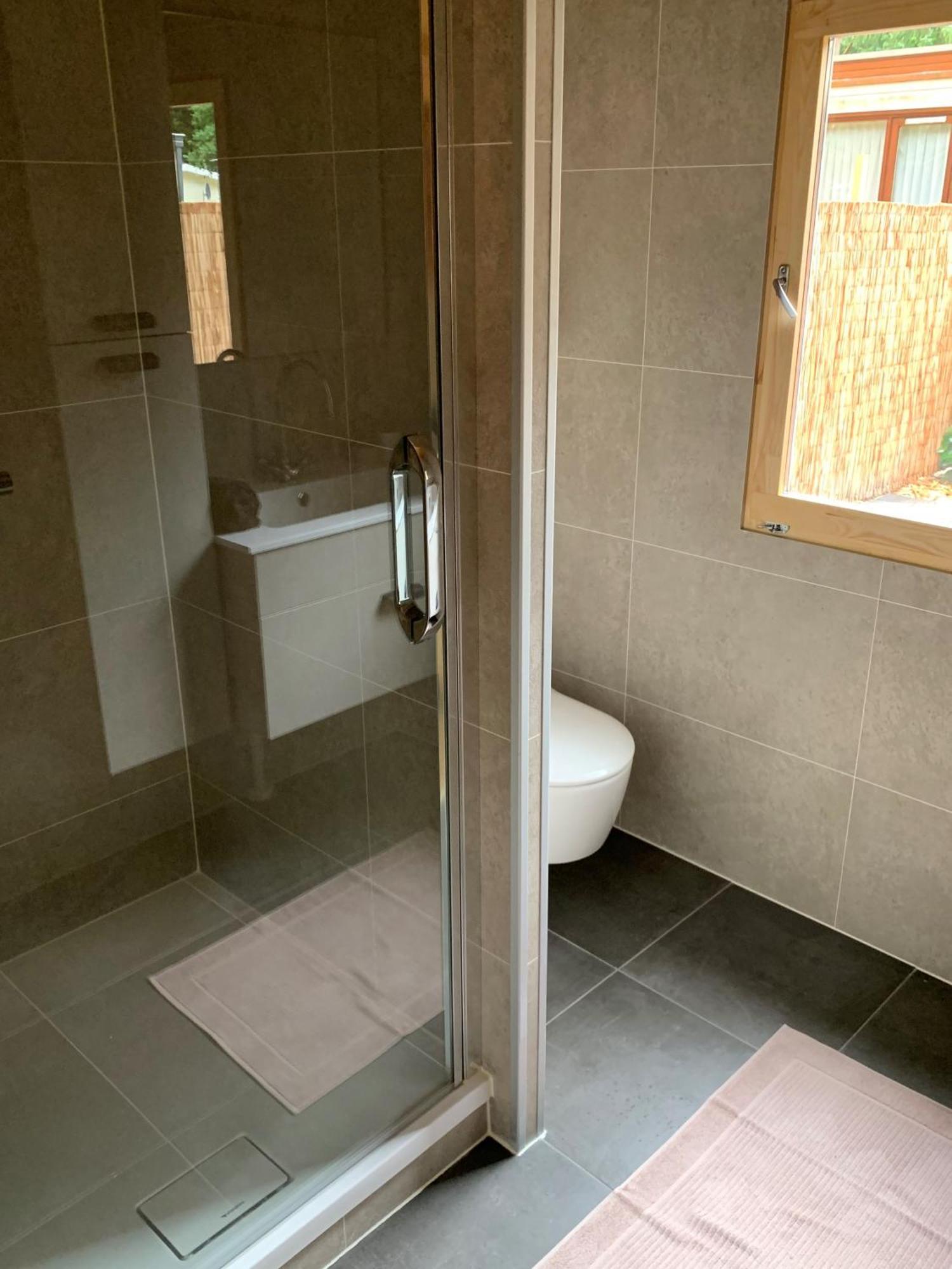 Cosy Tiny Lodges - Vakantiepark Kempenbos Diessen Rom bilde